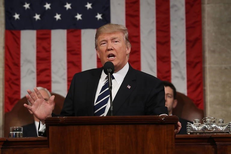 Ο πρόεδρος Trump κατηγορεί τα βίαια video games για το μακελειό στο Οχάιο... Ο πρόεδρος Trump κατηγορεί τα βίαια video games για το μακελειό στο Οχάιο...