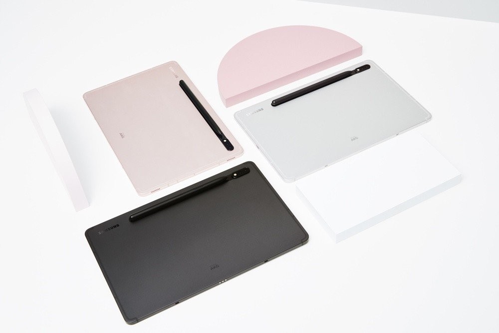 family-galaxytabs8ultra-graphite-galaxytabs8plus-silver-galaxytabs8-pinkgold-0.jpg