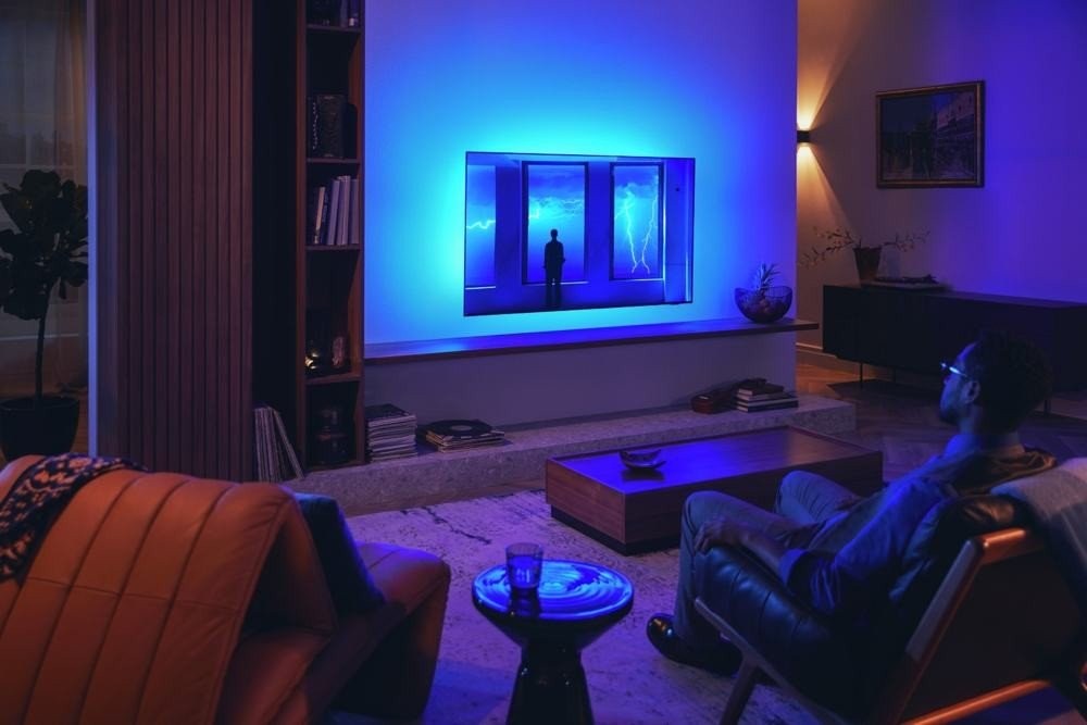 philips-oled807-48-55-65-77-lifestyle-01-rgb.jpg