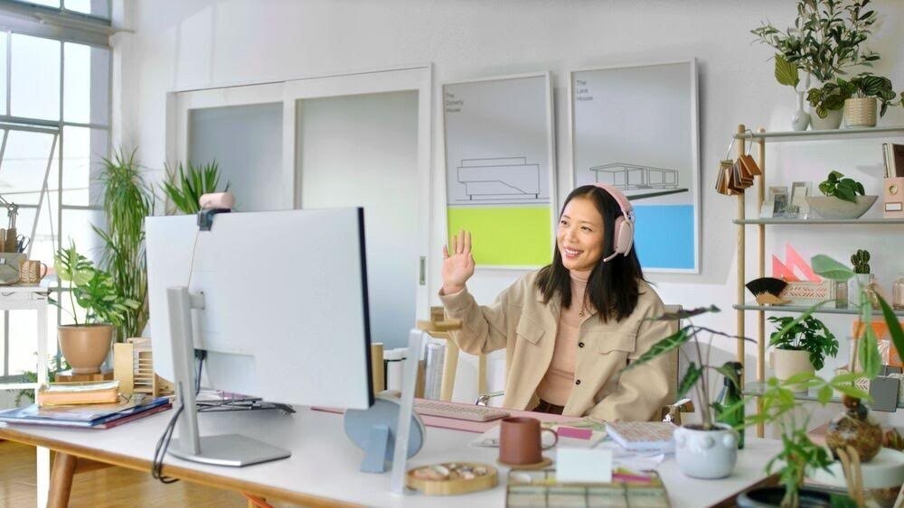 logitech-workspace-1.jpg