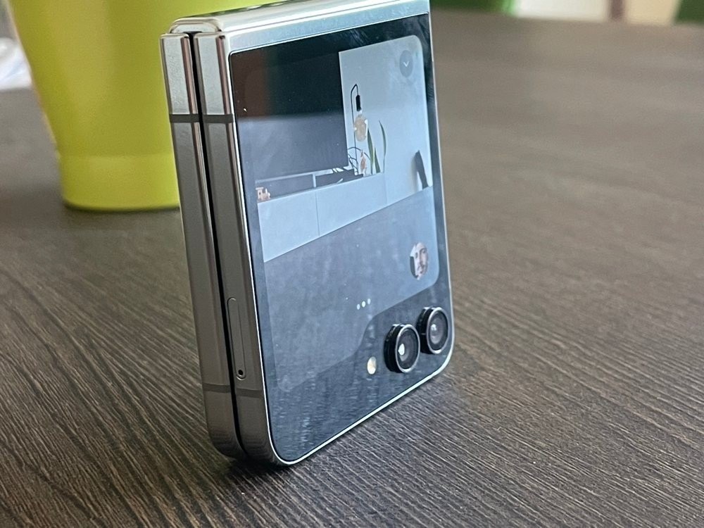 samsung-galaxy-z-flip5-techgear-review-13.jpg