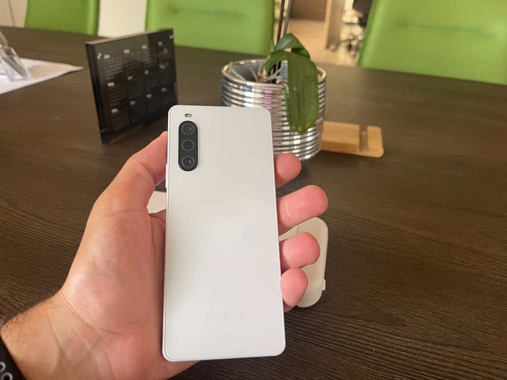sony-xperia-10-v-techgear-review-2.jpg