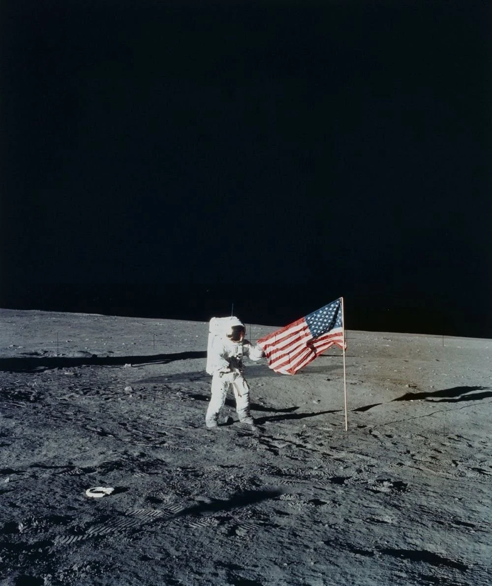 pete-conrad-moon-flag.jpg