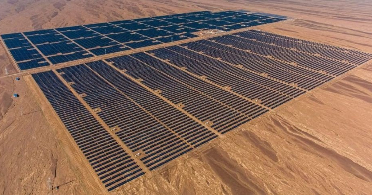 中国が世界最大の太陽光発電パークを稼働させた