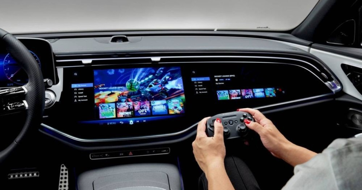 2025 年からは、人気の PC ゲームがメルセデス ベンツ車でもプレイできるようになります。
