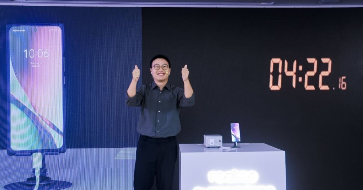 realme は、320W で 0 ～ 100% まで 5 分以内に充電することを実証しています。