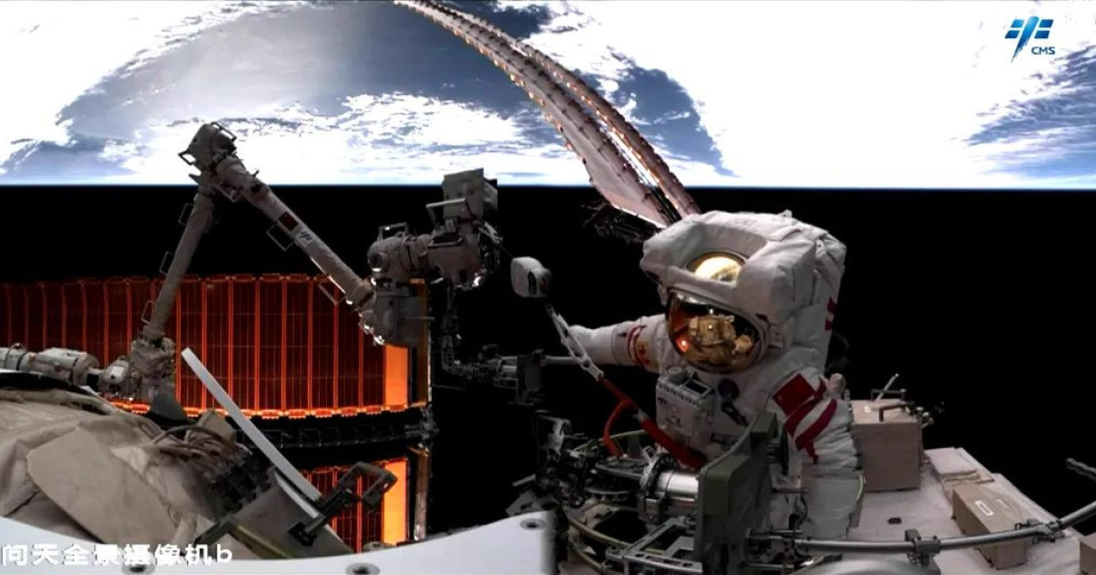 中国の宇宙飛行士が9時間の船外活動で記録を破った！
