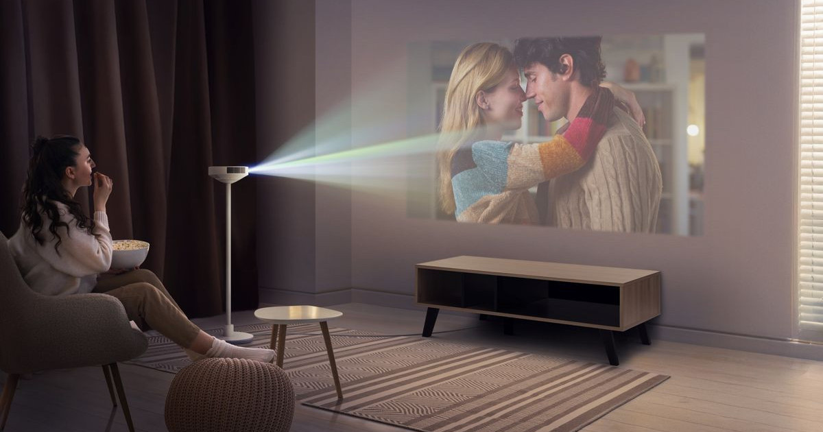LG は、ビデオ プロジェクター、スピーカー、LED ライトを備えたデバイスに感銘を受けました。 [CES 2025]