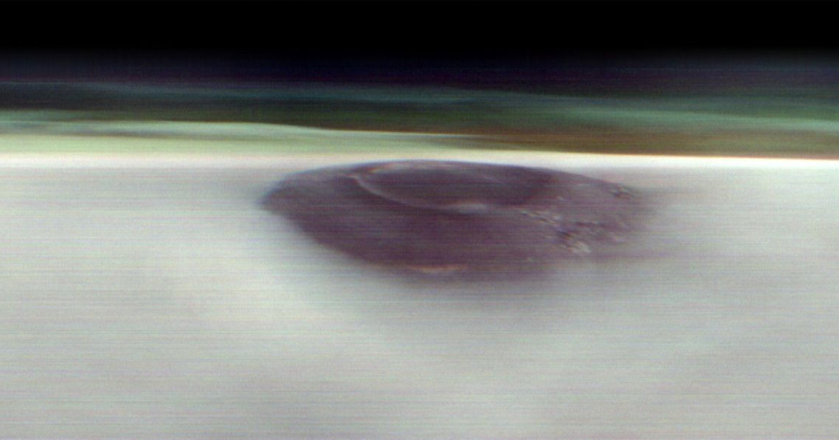 Mars Odysseyは、火星のArsia Mons火山の印象的な写真を撮影しました