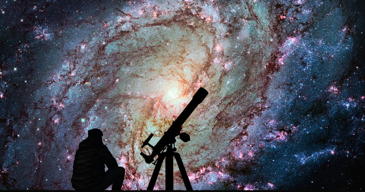 エネルギーを失うことなく、光はどのように宇宙を越えますか？