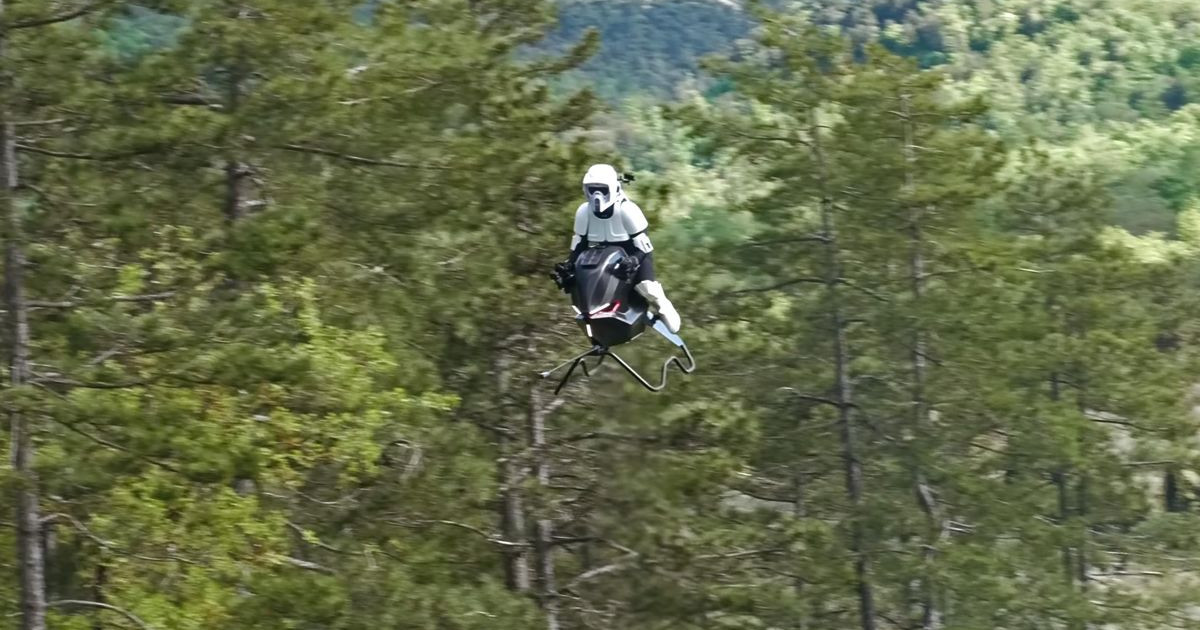 スターウォーズのように見えるフライングスーパーバイク！