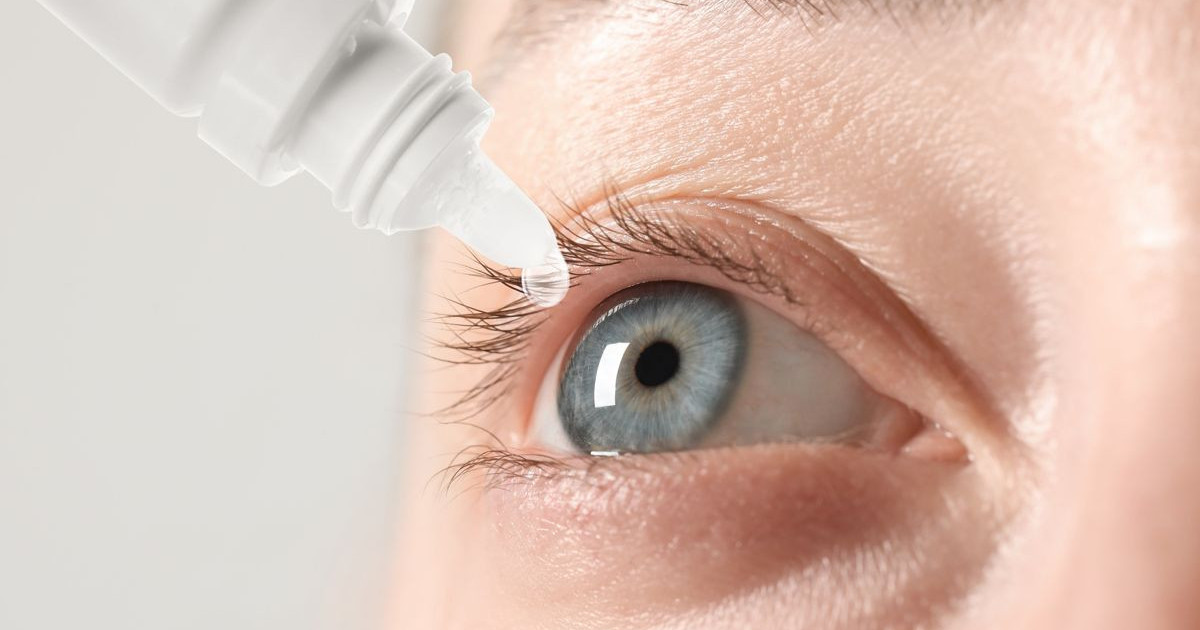 眼科は、老眼の眼鏡を「消す」ように落とします