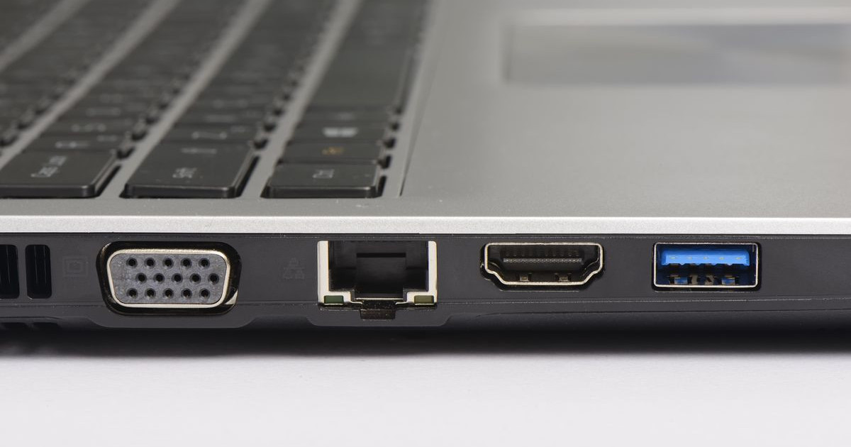 なぜ一部のUSBポートが青いのですか？