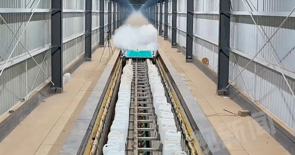 磁気浮上車両でわずか 2 秒で 0-700 km/h を実現!