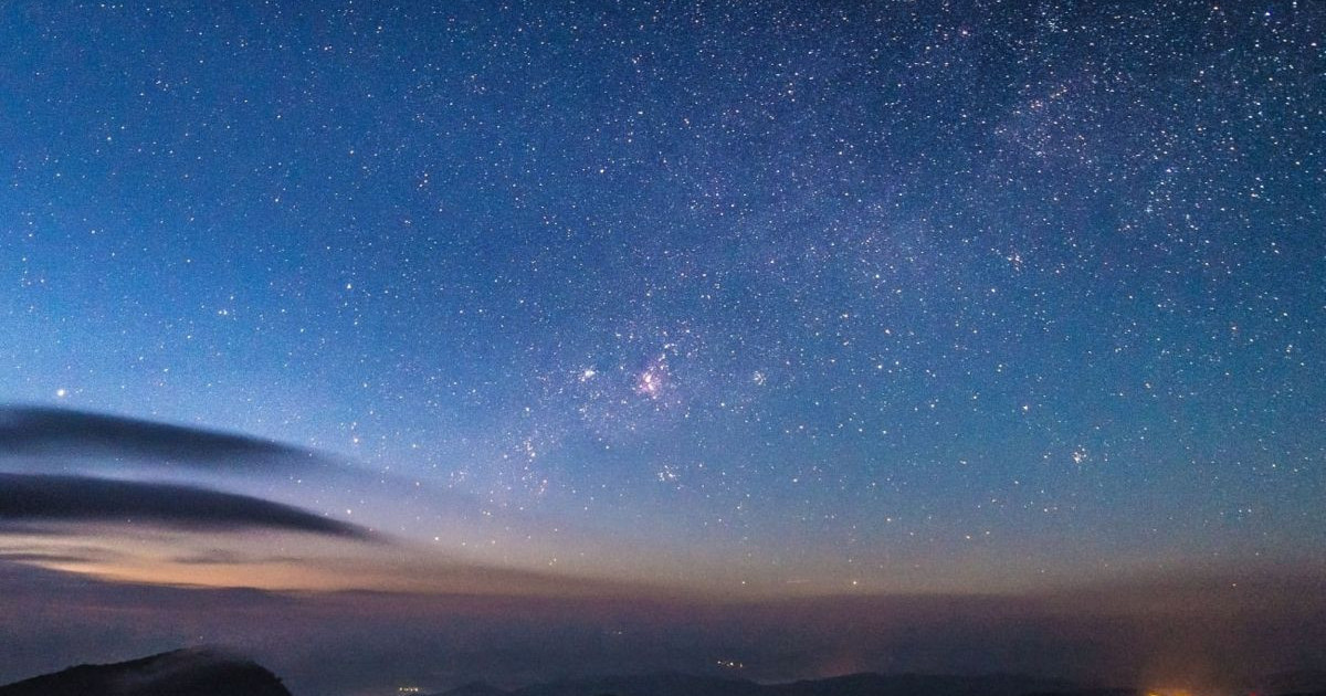 空の謎の光は冷戦の核実験に関連している可能性がある