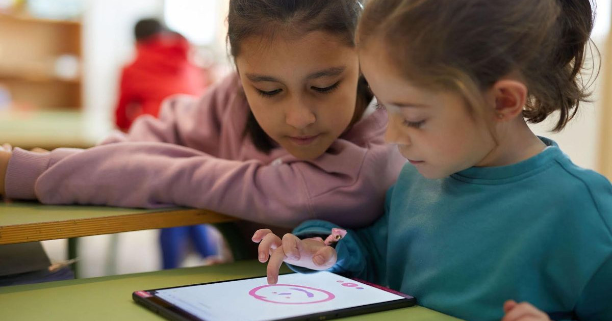 Vodafone と Save Children がオンラインで子供たちを保護