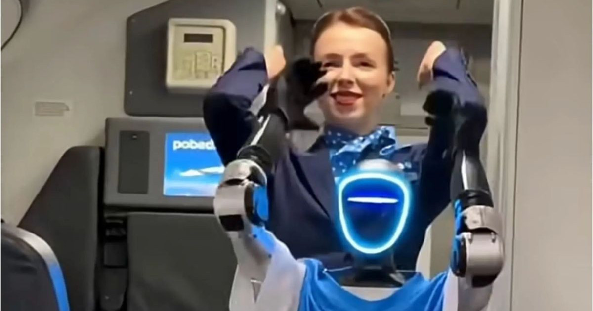 ロシア初の人型客室乗務員ロボット
