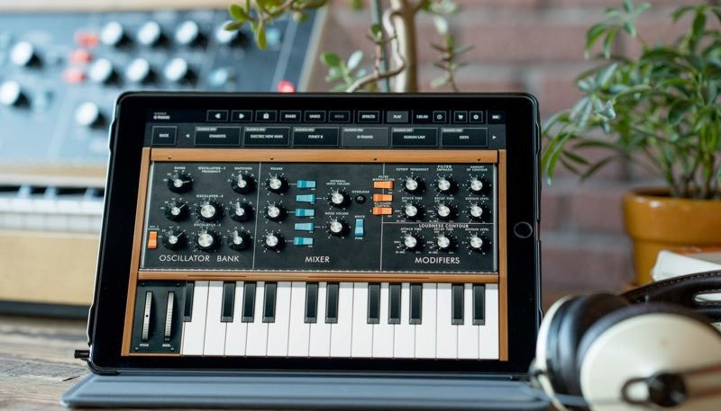 Minimoog Model D και Kaossilator εντελώς δωρεάν λόγω κορωνοϊού 1