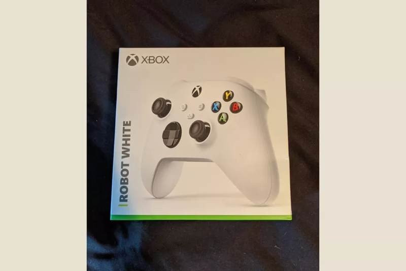 Xbox Series S: Αναφορά στην προσιτή έκδοση στο κουτί του νέου τηλεχειριστηρίου