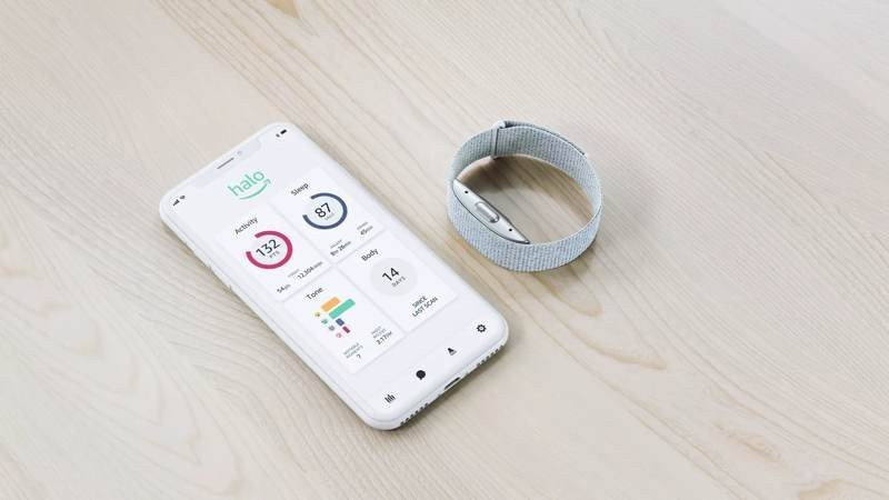 Amazon Halo: Το wearable που παρακολουθεί το σώμα και τη φωνή σου