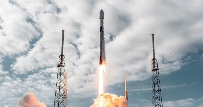 SpaceX: Ρεκόρ με την αποστολή 143 δορυφόρων σε έναν πύραυλο SpaceX: Ρεκόρ με την αποστολή 143 δορυφόρων σε έναν πύραυλο