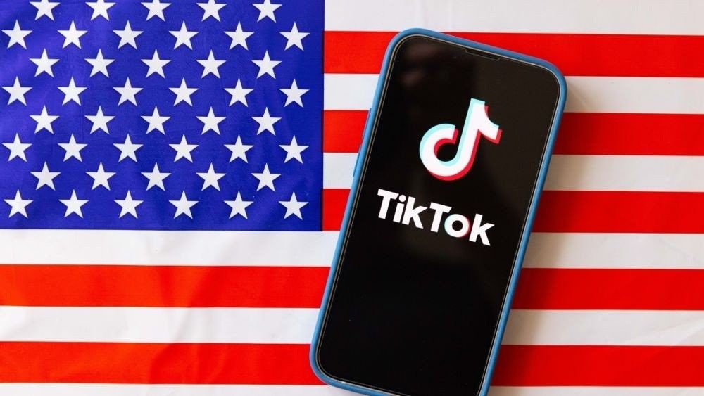 Αντίστροφη μέτρηση για το TikTok στις ΗΠΑ: Πέρασε το νομοσχέδιο, απομένει η υπογραφή Biden
