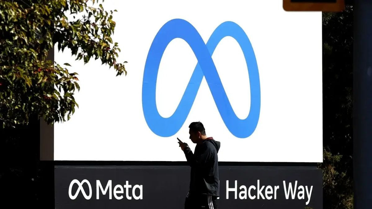 Η