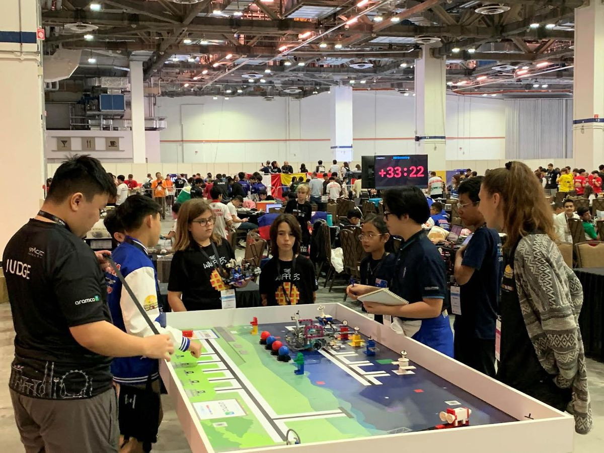 A&sigma;&eta;&mu;έ&nu;&iota;&omicron;