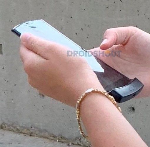 Motorola RAZR: Πακέτο φωτογραφιών αποκαλύπτουν το αναδιπλούμενο clamshell smartphone