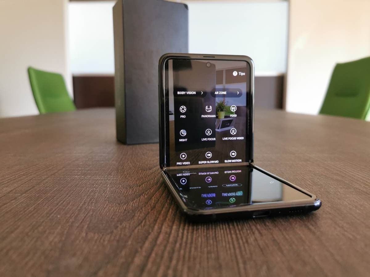 Samsung Galaxy Z Flip: Δύο εβδομάδες παρέα με το αναδιπλούμενο clamshell [Review]