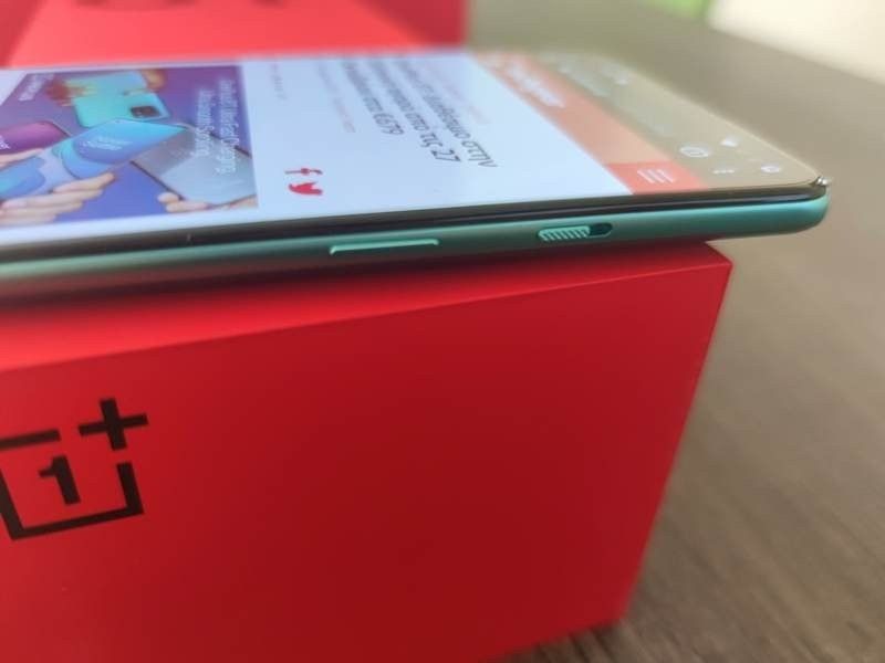 OnePlus 8T Review: Απίστευτη οθόνη, υψηλές επιδόσεις και ταχύτατη φόρτιση