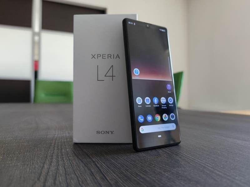 Sony Xperia L4 Review