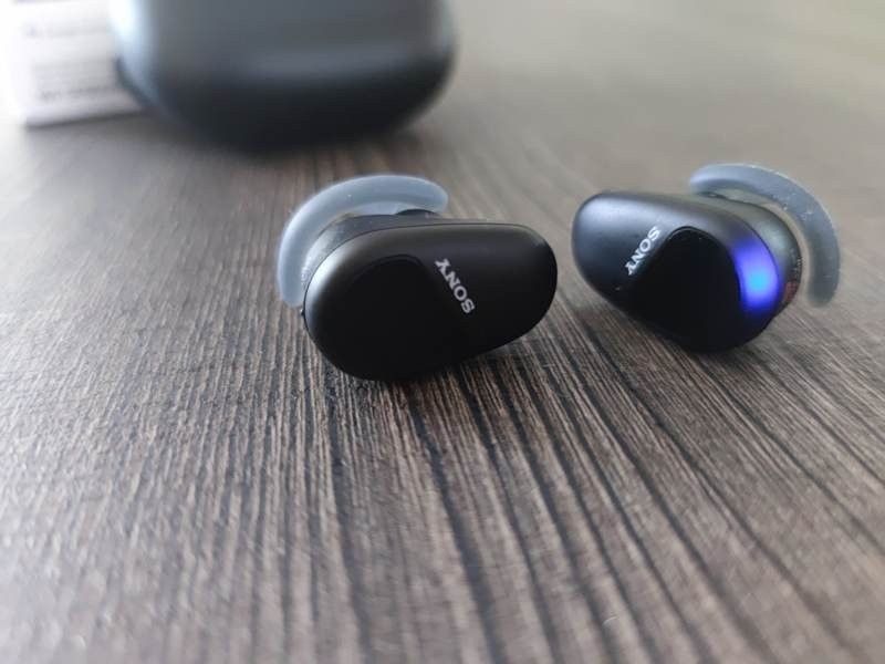 Sony WF-SP800N Review: Δυνατή επιλογή ασύρματων ακουστικών για fitness