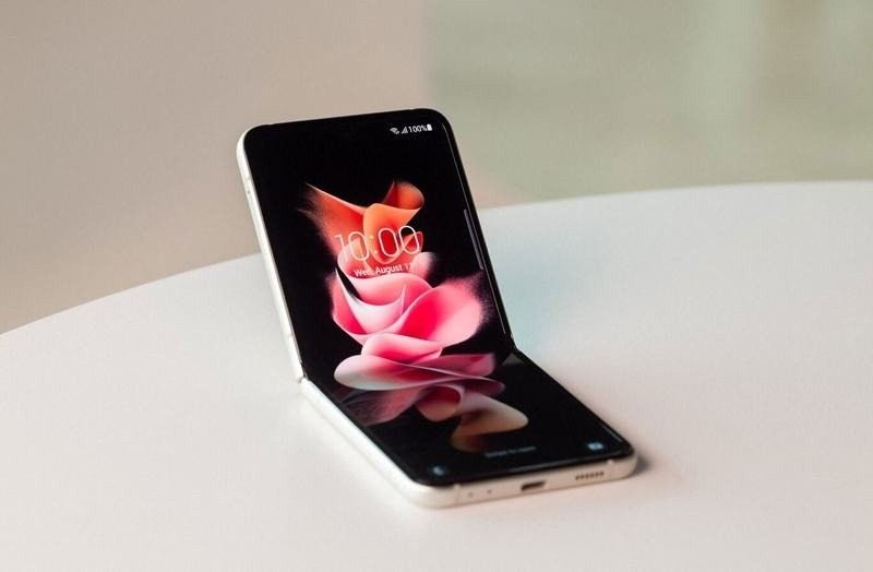 Samsung Galaxy Z Flip3: Επίσημα με σημαντικές βελτιώσεις και πολύ χαμηλότερη τιμή