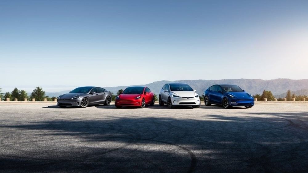 Η Tesla θα φέρει την τεχνολογία ήχου Dolby Atmos στα οχήματα της