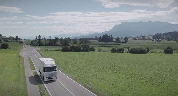 Hyundai XCIENT: Το υδρογονοκίνητο φορτηγό της εταιρείας έφτασε στην Ελβετία