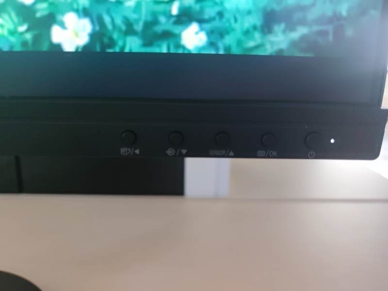 Philips Brilliance 252B9 Review: Μια αξιόλογη λύση για τον μέσο επαγγελματία Philips Brilliance 252B9 Review: Μια αξιόλογη λύση για τον μέσο επαγγελματία