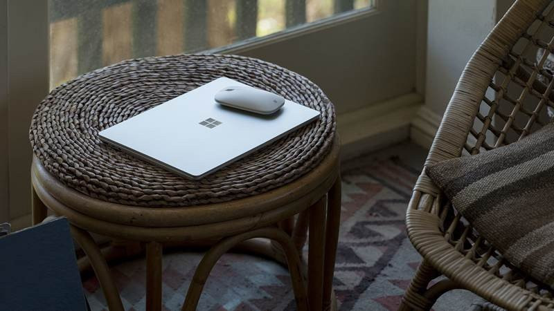Microsoft Surface Laptop Go: Το πιο προσιτό Surface της εταιρείας, σύντομα στην Ελλάδα Microsoft Surface Laptop Go: Το πιο προσιτό Surface της εταιρείας, σύντομα στην Ελλάδα