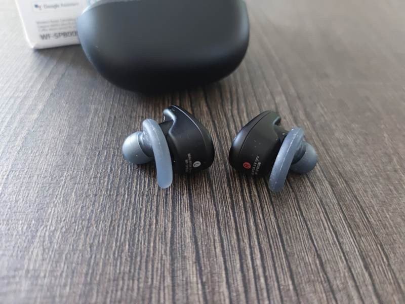 Sony WF-SP800N Review: Δυνατή επιλογή ασύρματων ακουστικών για fitness Sony WF-SP800N Review: Δυνατή επιλογή ασύρματων ακουστικών για fitness