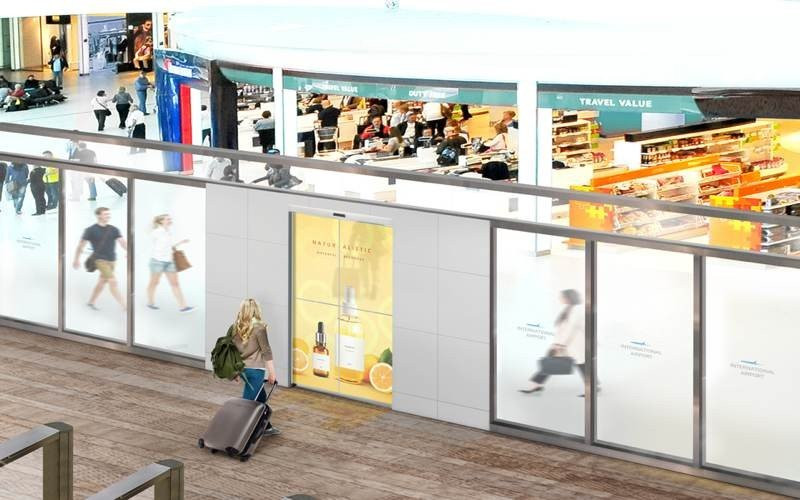 Η LG προχωρά στην κατασκευή της πρώτης Transparent OLED Automatic Door Η LG προχωρά στην κατασκευή της πρώτης Transparent OLED Automatic Door
