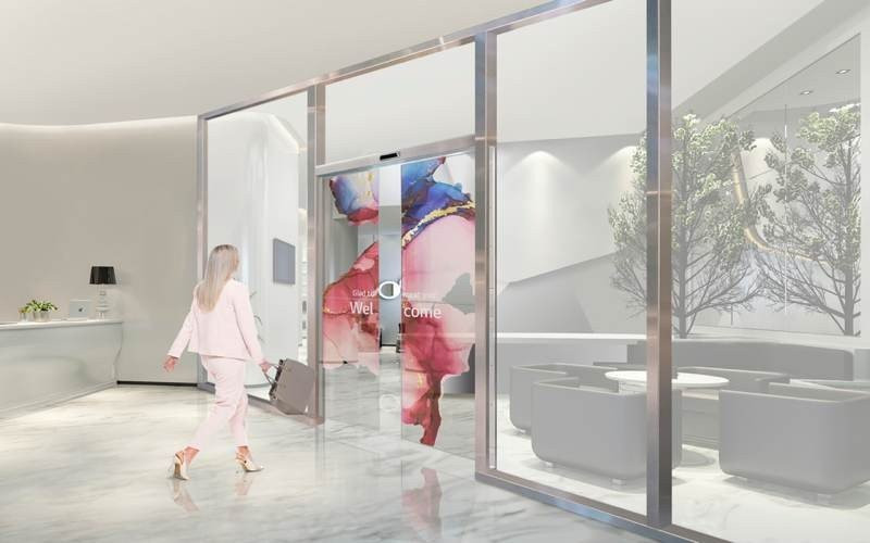 Η LG προχωρά στην κατασκευή της πρώτης Transparent OLED Automatic Door Η LG προχωρά στην κατασκευή της πρώτης Transparent OLED Automatic Door