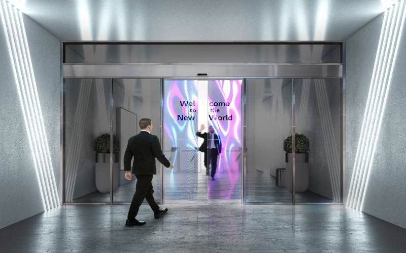 Η LG προχωρά στην κατασκευή της πρώτης Transparent OLED Automatic Door Η LG προχωρά στην κατασκευή της πρώτης Transparent OLED Automatic Door