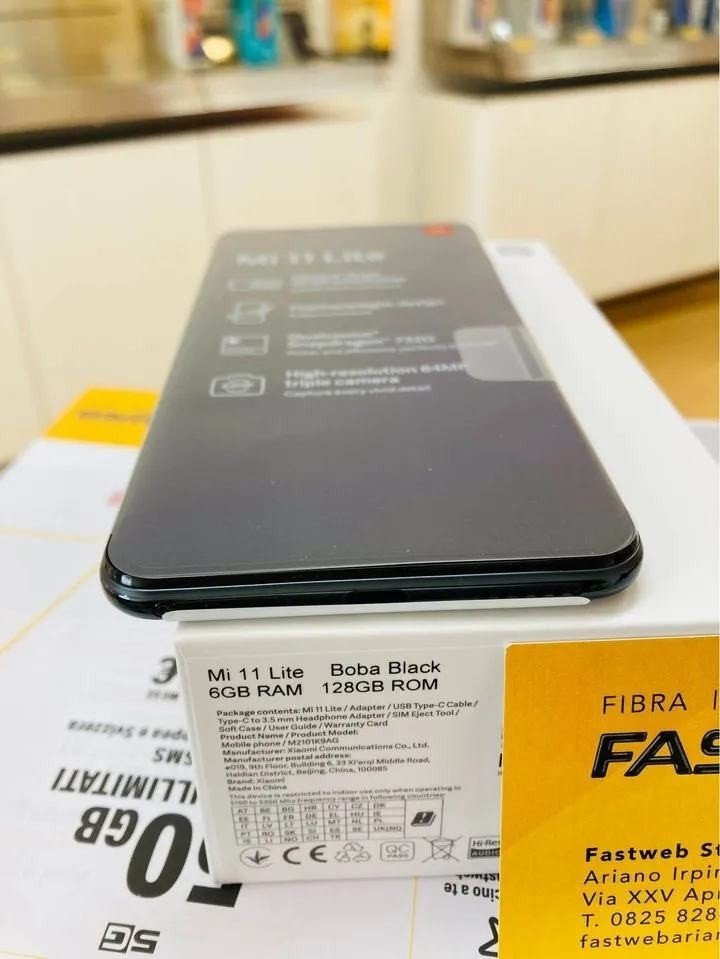 Xiaomi Mi 11 Lite: Όλα τα τεχνικά χαρακτηριστικά και unboxing video Xiaomi Mi 11 Lite: Όλα τα τεχνικά χαρακτηριστικά και unboxing video