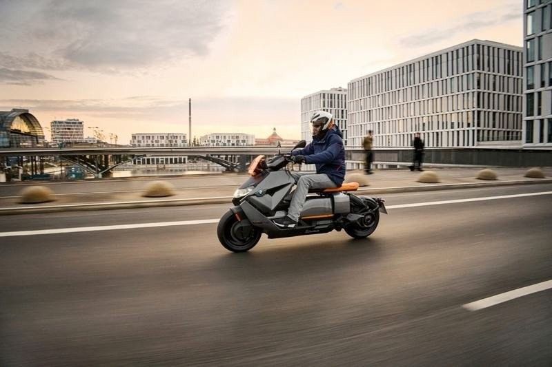 BMW CE 04: Το νέο πολύ εντυπωσιακό ηλεκτρικό scooter της εταιρείας