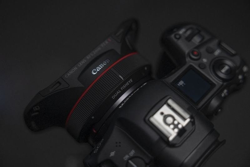 Canon EOS VR System: Επανάσταση στο 180° VR Canon EOS VR System: Επανάσταση στο 180° VR