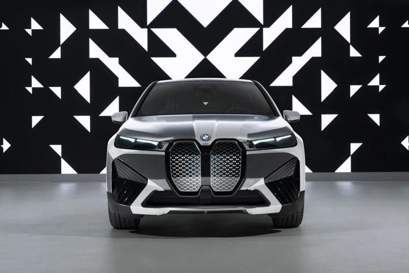 BMW iX Flow: Το εντυπωσιακό πρωτότυπο αυτόκινητο που αλλάζει χρώμα [CES 2022]