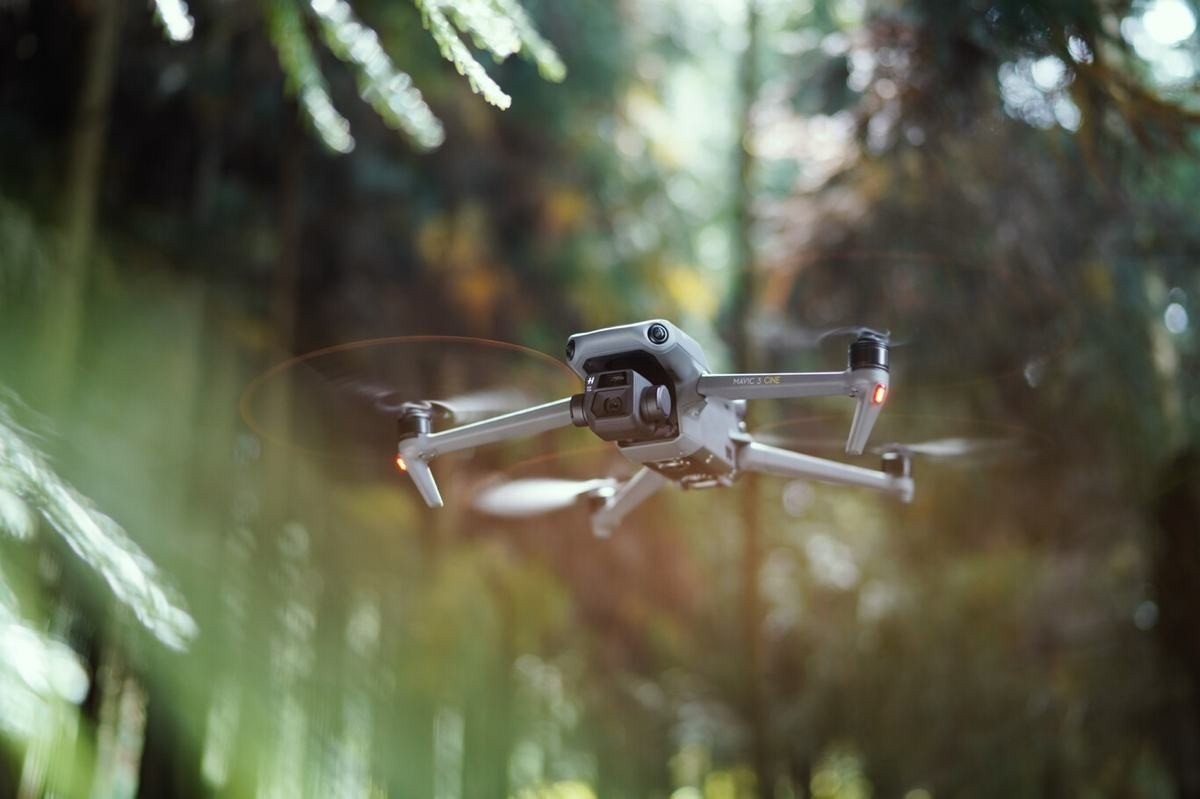DJI Mavic 3: Επίσημα με τρομερές βελτιώσεις σε specs και αυτονομία DJI Mavic 3: Επίσημα με τρομερές βελτιώσεις σε specs και αυτονομία