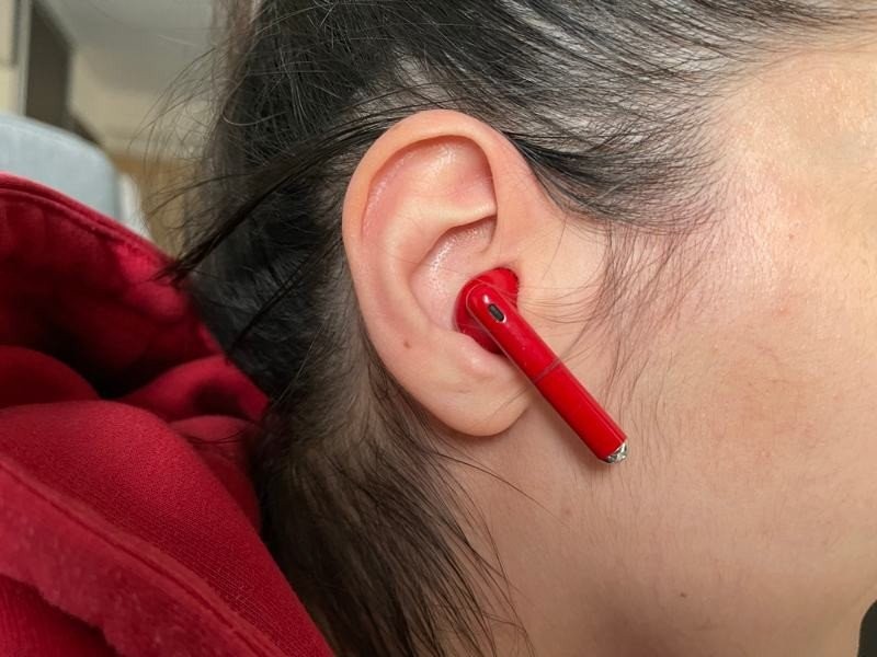 HUAWEI FreeBuds Lipstick Review: Πολυτέλεια στο...κόκκινο HUAWEI FreeBuds Lipstick Review: Πολυτέλεια στο...κόκκινο
