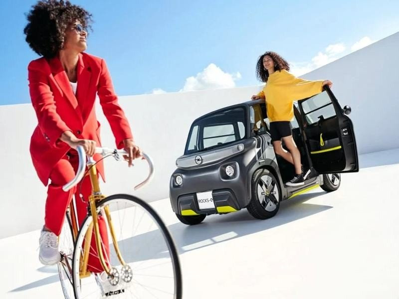 OPEL Rocks-e: Ένα ηλεκτρικό αυτοκίνητο ακόμα και για 15χρονους OPEL Rocks-e: Ένα ηλεκτρικό αυτοκίνητο ακόμα και για 15χρονους