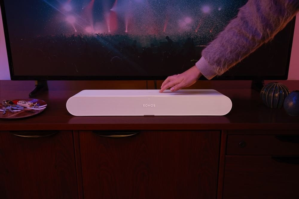 Sonos Ray: Η νέα all-in-one soundbar με compact μέγεθος και τιμή €299 Sonos Ray: Η νέα all-in-one soundbar με compact μέγεθος και τιμή €299
